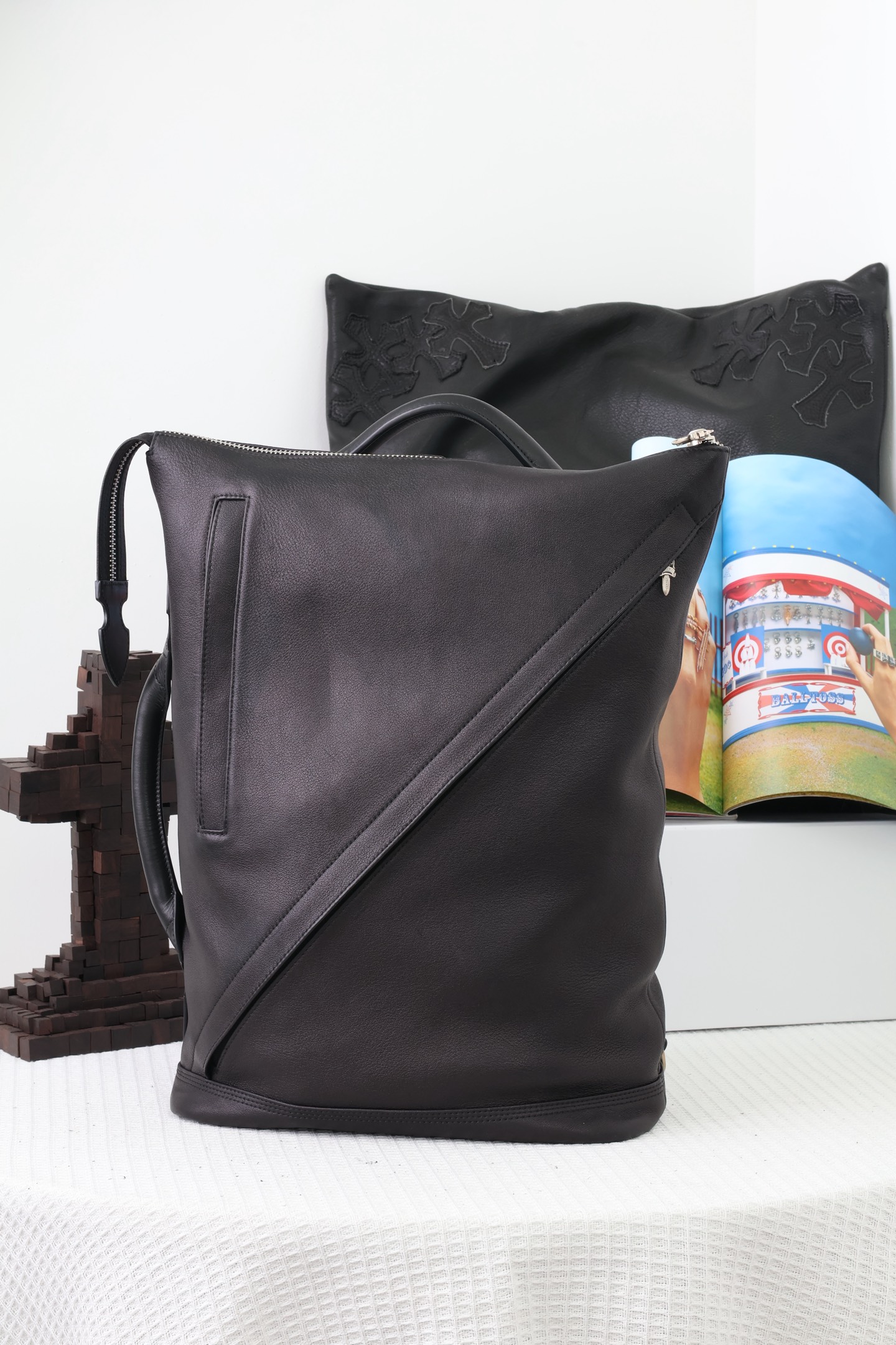 • CH Eat You Whole Fitness Multi-functional Travel Bag