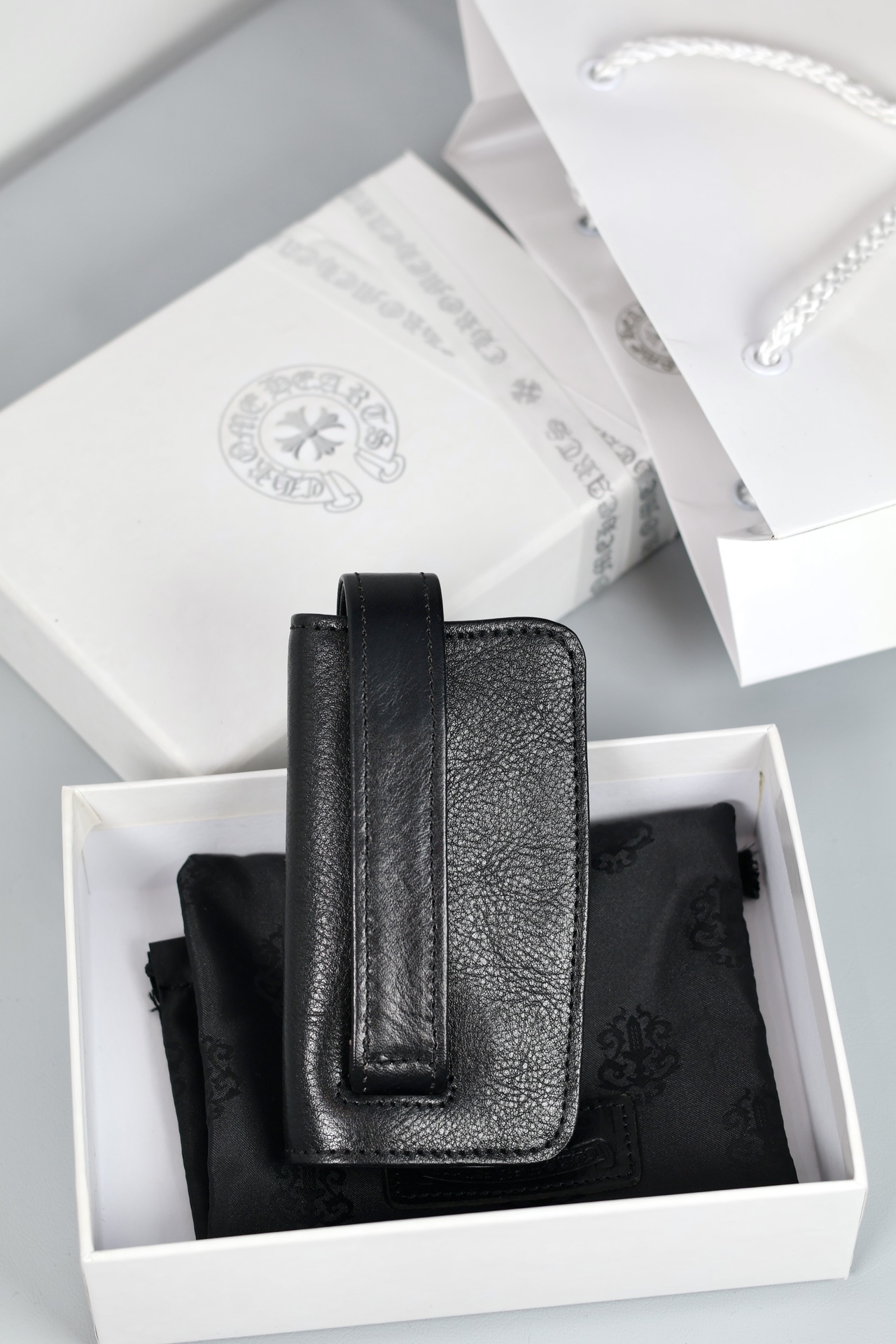 CH-round-nail cowhide key case