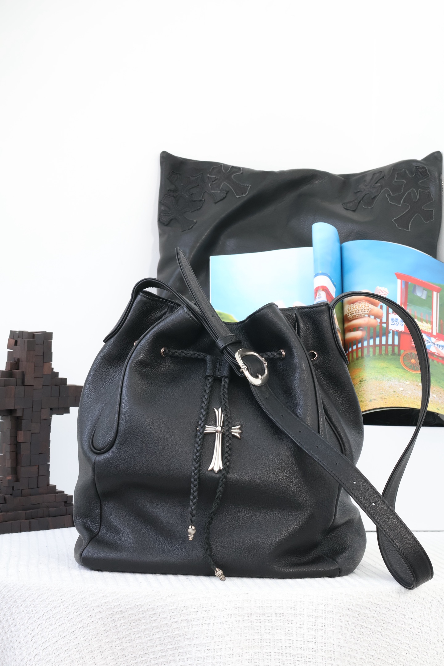 CH Cross Lazy American Style Drawstring Bucket Bag