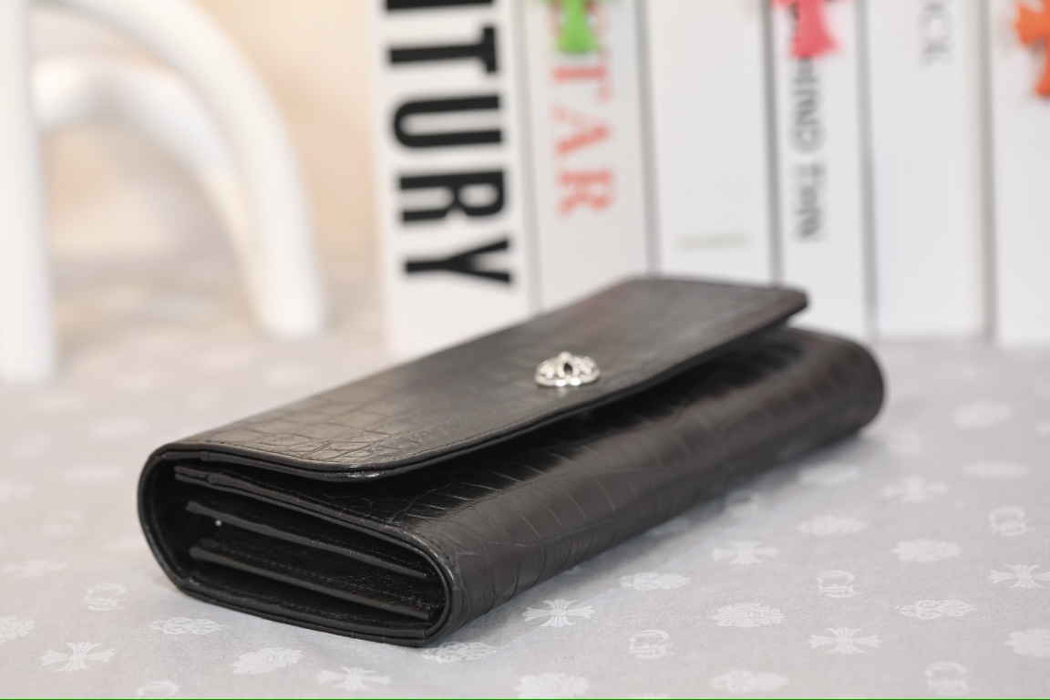 CH Flip-top wallet