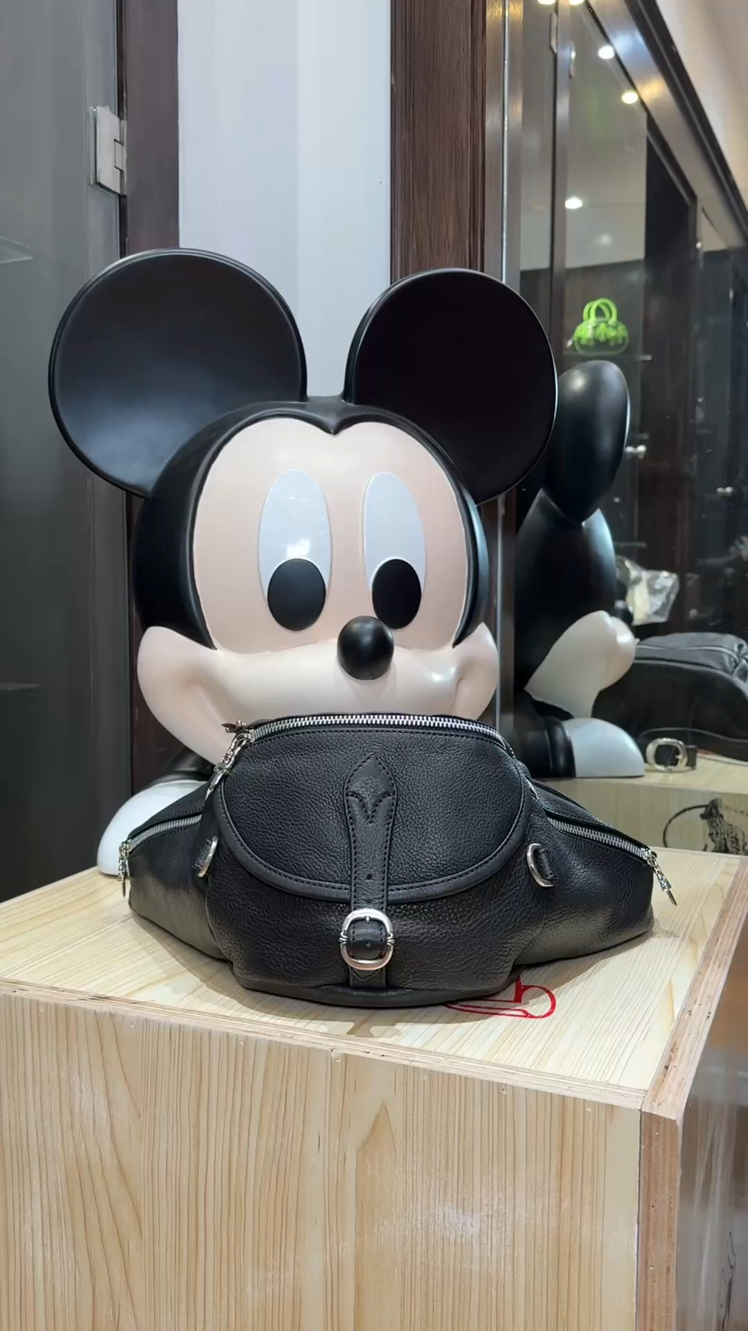 CH_ Snat Pack Black Cross Medium Waist Bag/Crossbody Bag