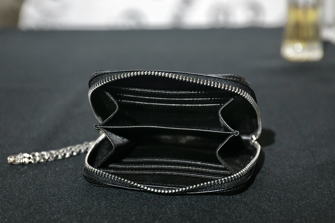 CH Crocodile skin nine-stitch fringed wallet