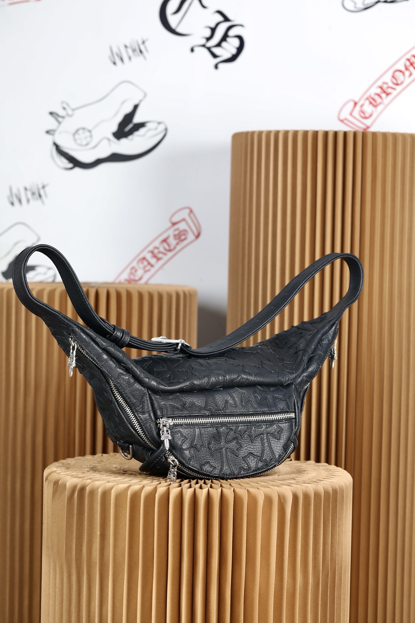 CH Medium Black Patches Snat Pack