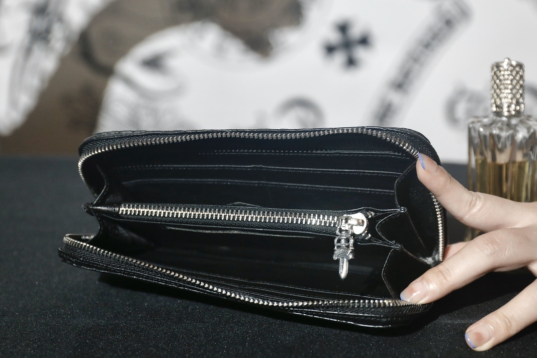 CH 36 Nail Zipper Wallet Crocodile Money Holder