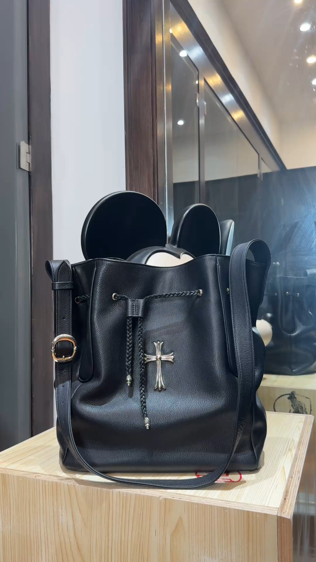 CH Cross Lazy American Style Drawstring Bucket Bag