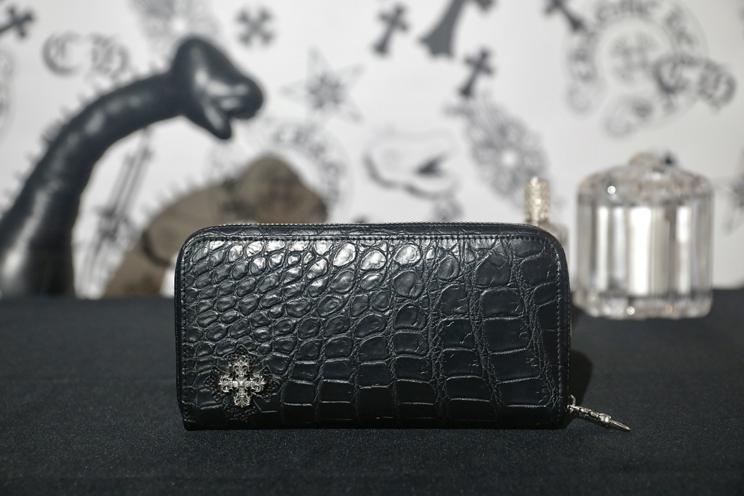 CH Cross-shaped zipper crocodile wallet
