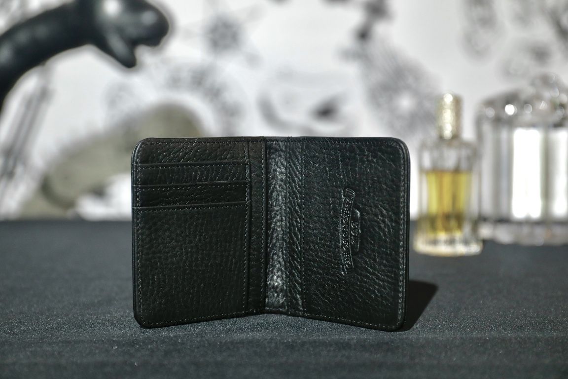 CH Cross-shaped small wallet