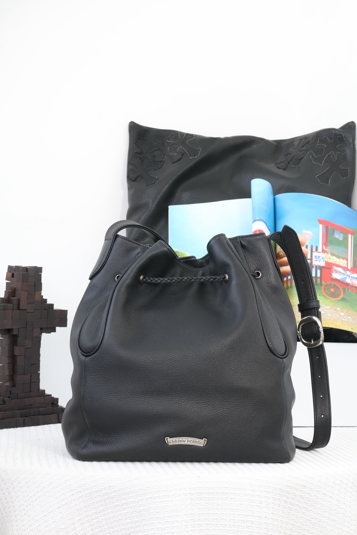 CH Cross Lazy American Style Drawstring Bucket Bag