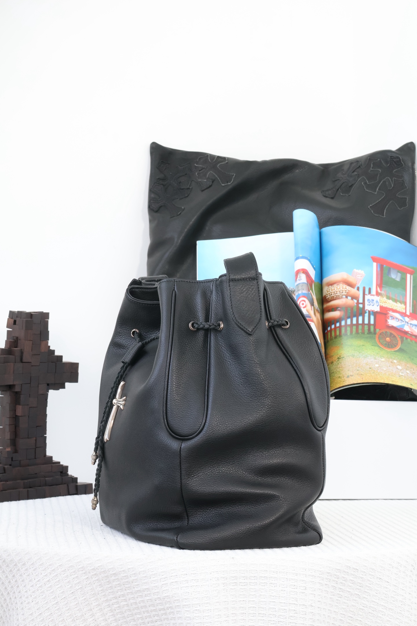 CH Cross Lazy American Style Drawstring Bucket Bag