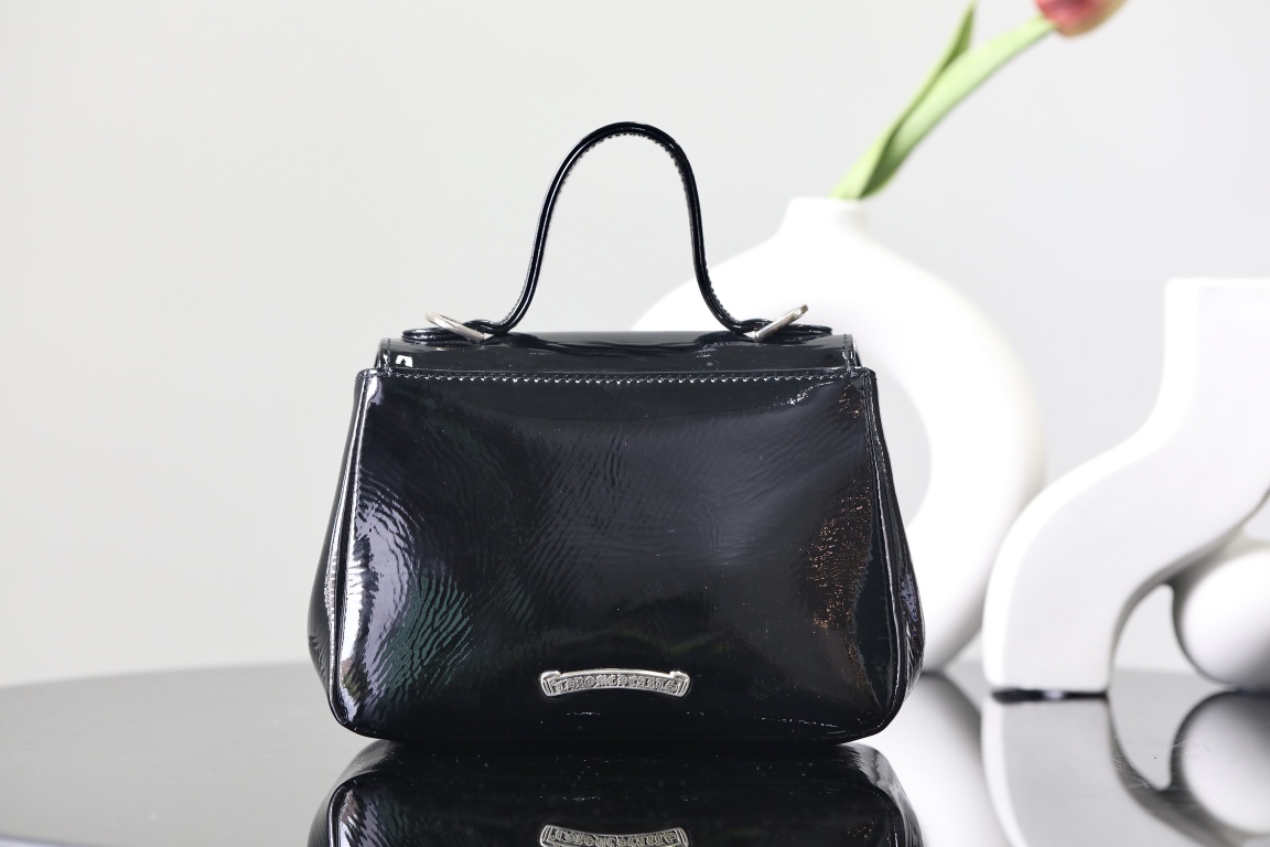 CH｜Philanthus Pihanna Limited Edition Black Shoulder/Handbag ✩ Dimensions: 18.5 x 6 x 14.5 Wrist Height: 6.5