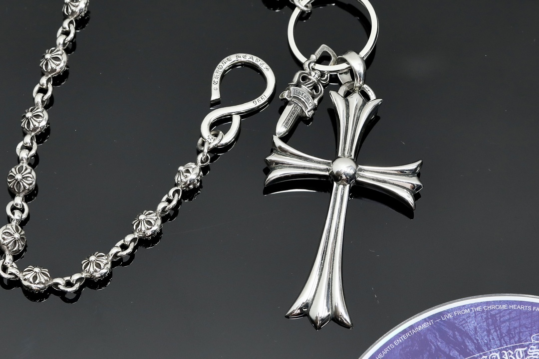 CH｜Large Cross Pendant + Cross Beads + S Clasp (14 Beads)