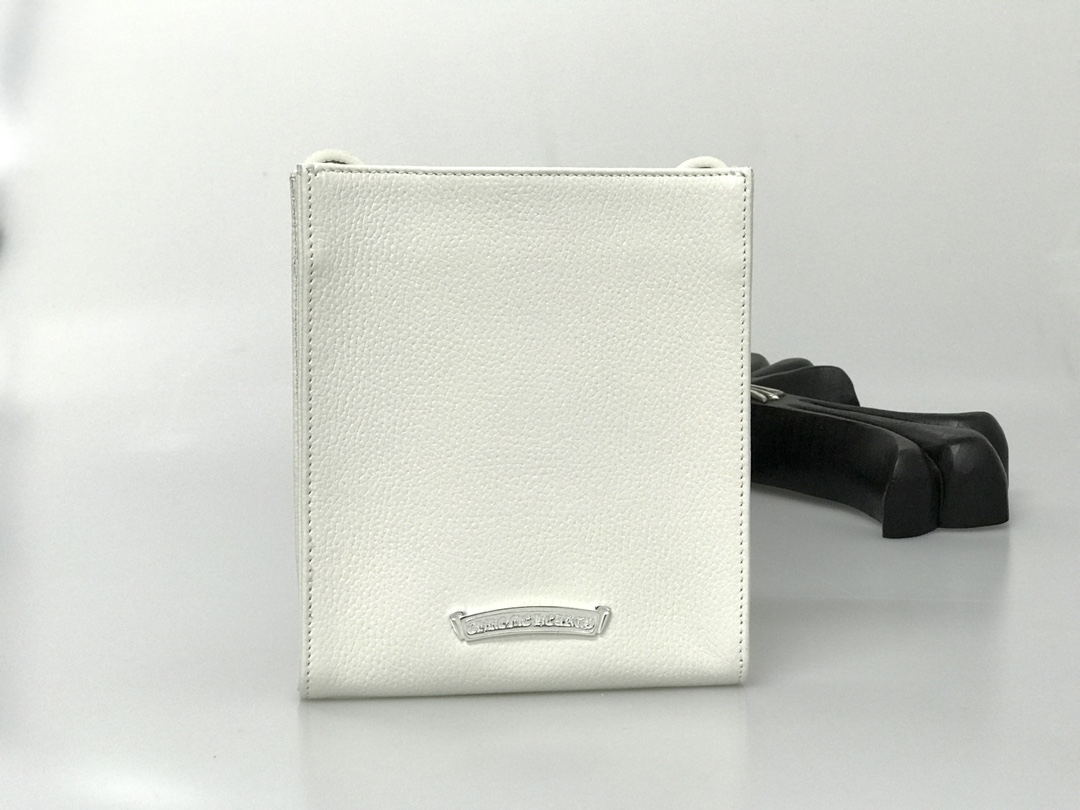 CH｜White Square Crossbody Bag