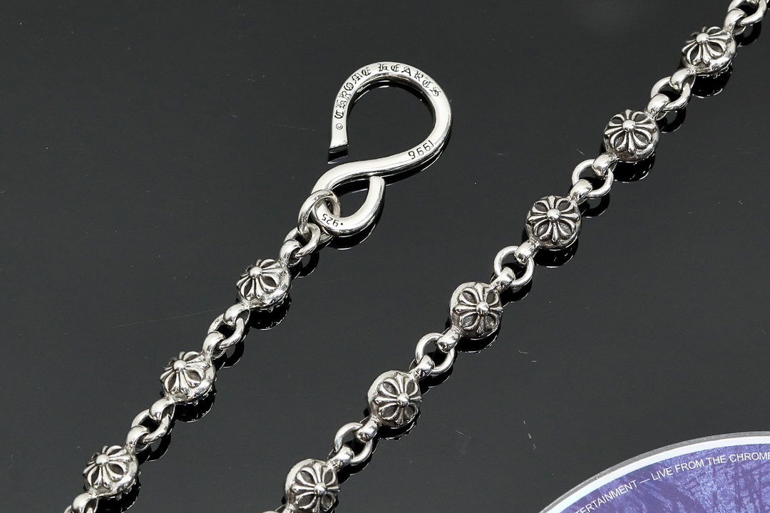 CH｜Large Cross Pendant + Cross Beads + S Clasp (14 Beads)