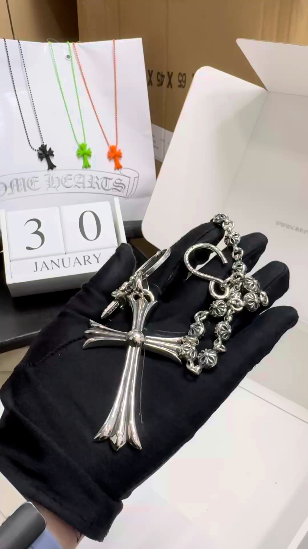 CH｜Large Cross Pendant + Cross Beads + S Clasp (14 Beads)