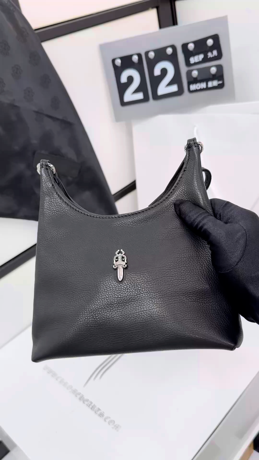 CH_ viv bag Black small sword-patterned underarm bag