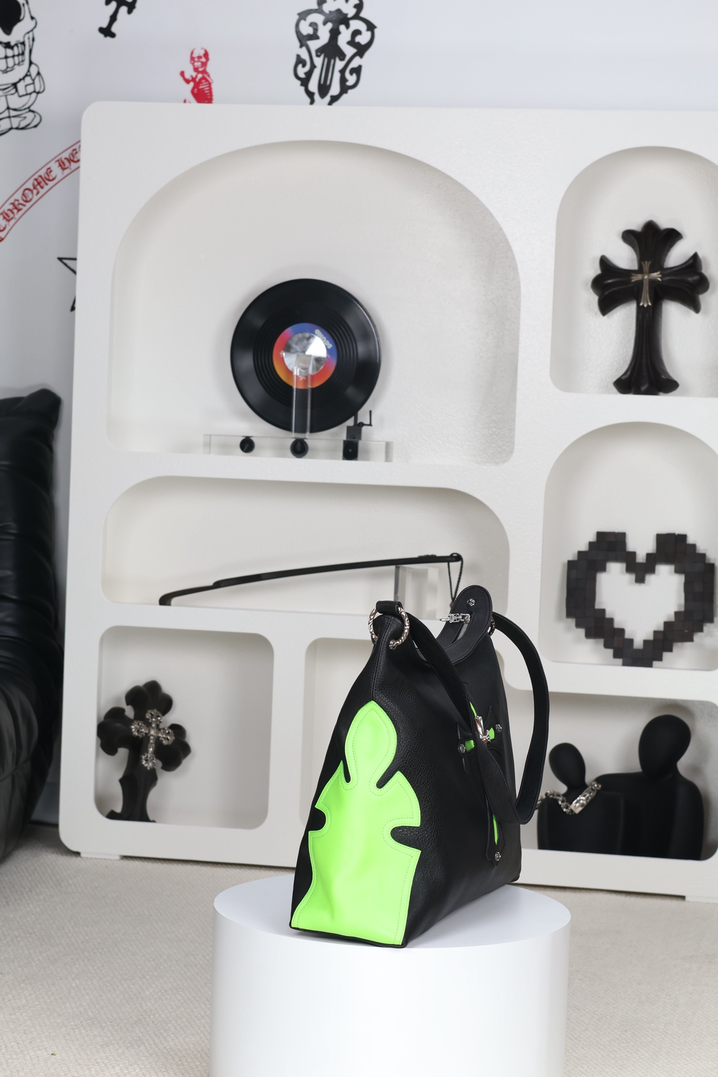 CH｜Black and Green Little Lyon Shoulder/Crossbody Bag