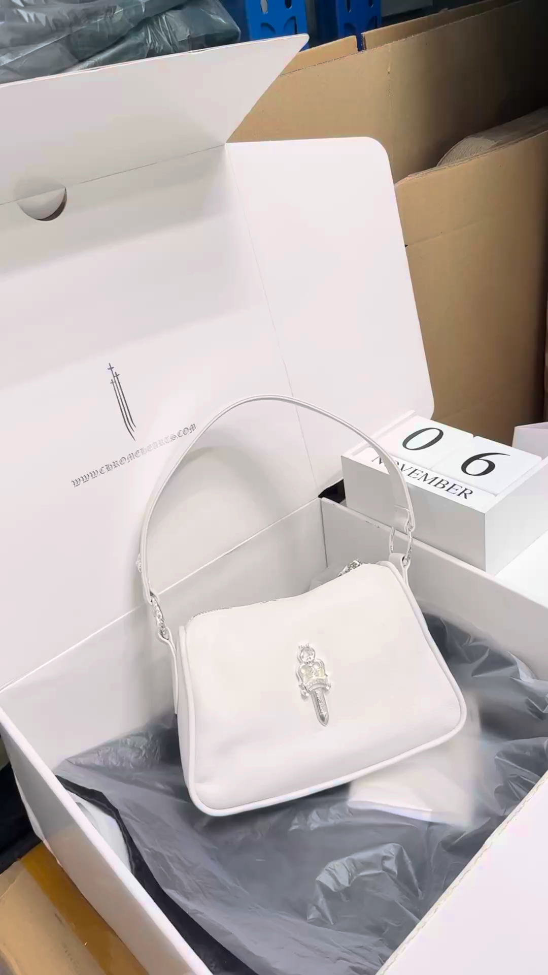 CH_ Small White Chicken Nugget Shoulder Bag