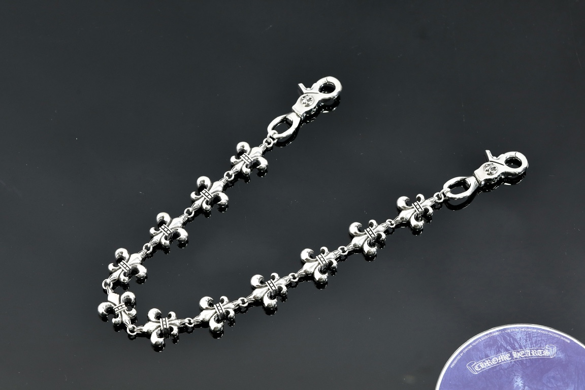 CH | Double Hook and Clasp, Big Scout Emblem, 11 Beads