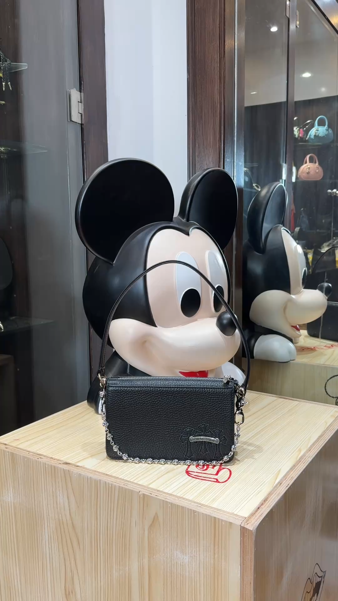 CH｜THIAN BLUE Black Underarm Bag