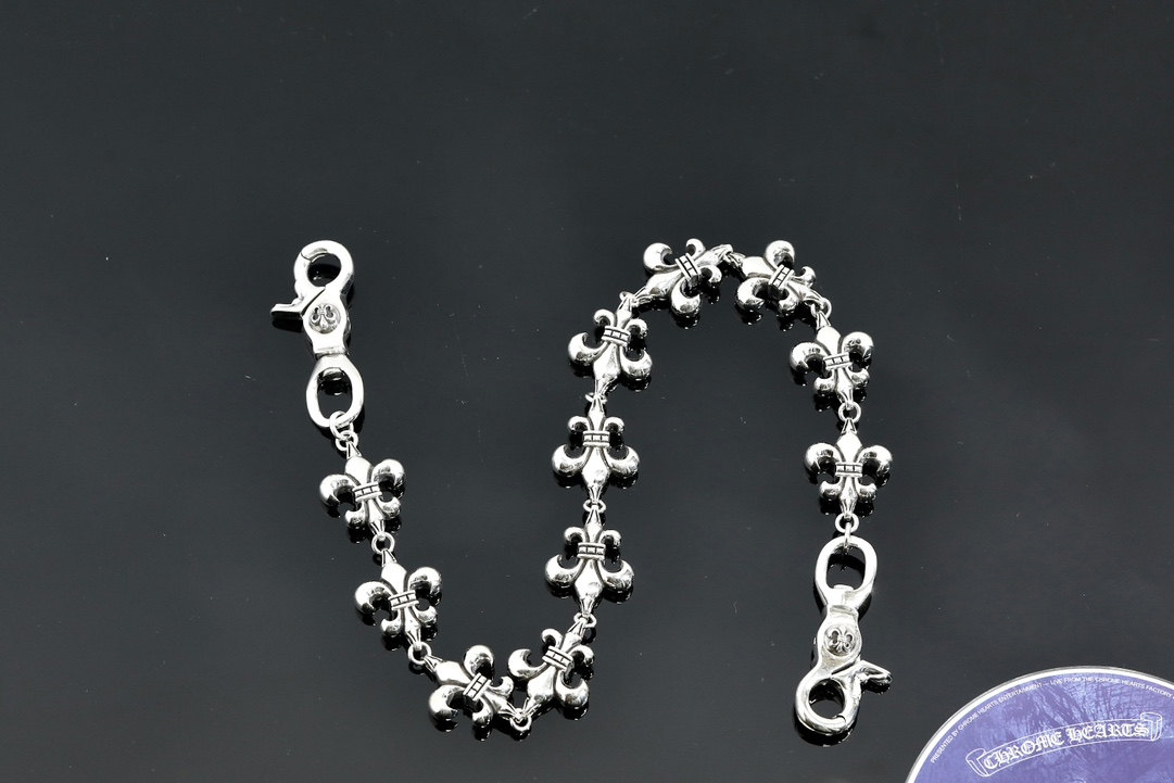 CH | Double Hook and Clasp, Big Scout Emblem, 11 Beads