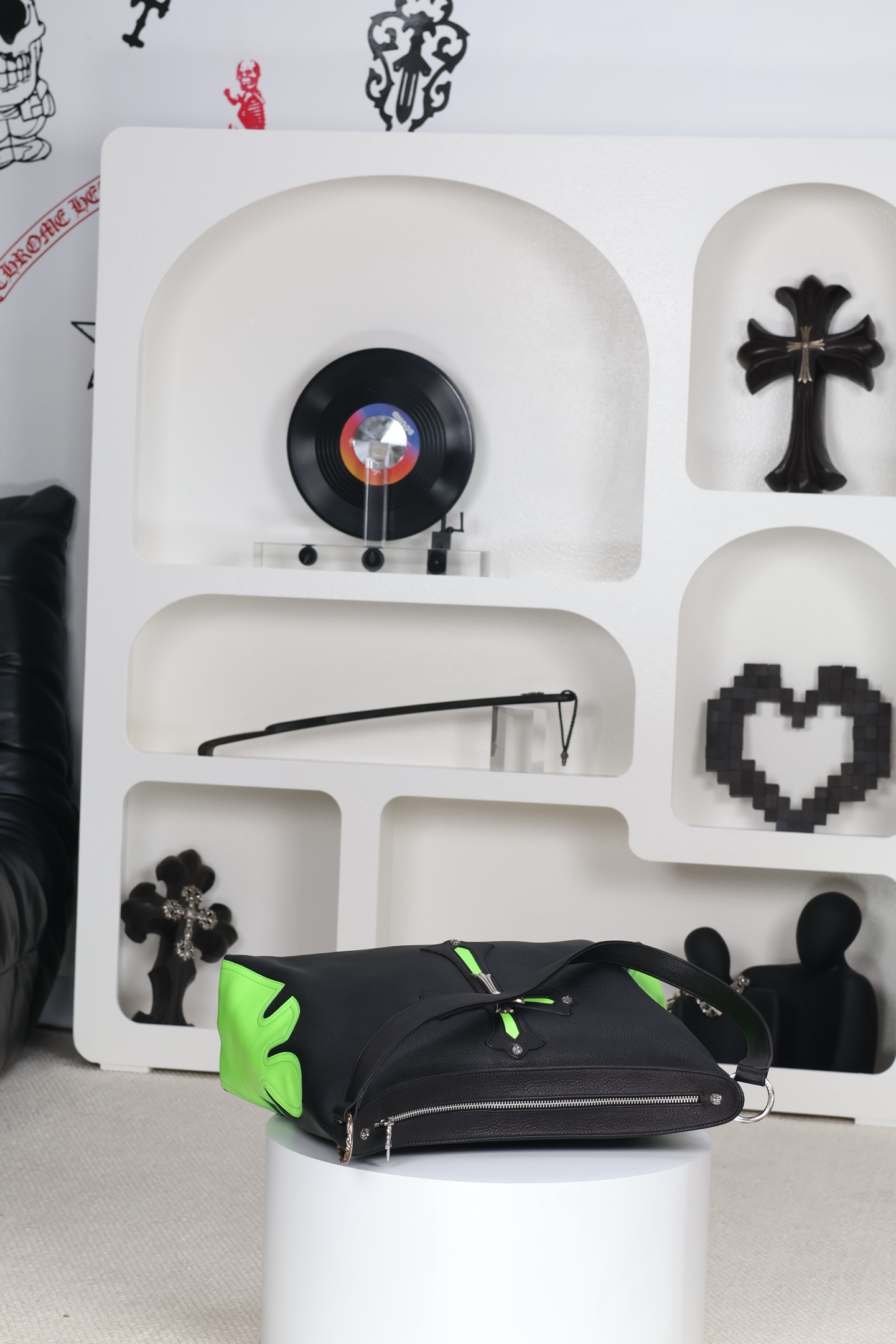 CH｜Black and Green Little Lyon Shoulder/Crossbody Bag