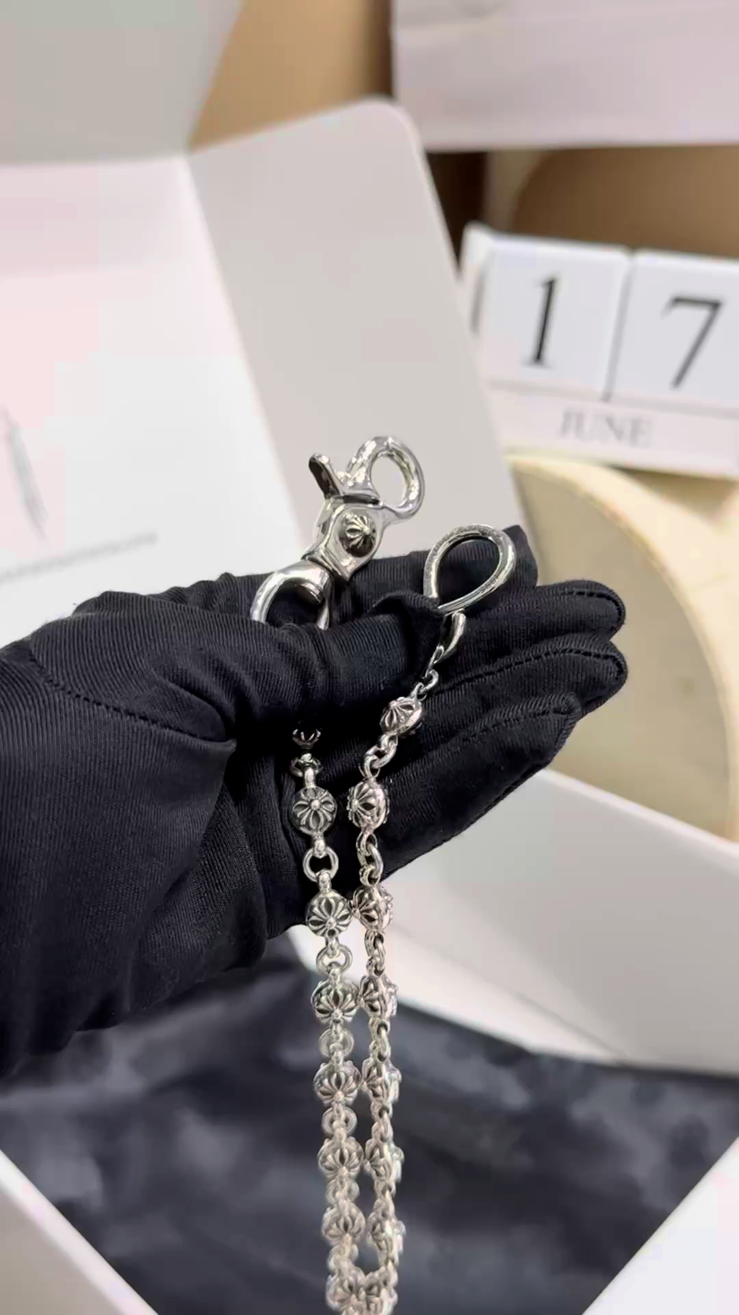 CH｜Cross-shaped beaded clasp + S-shaped clasp, 14 beads