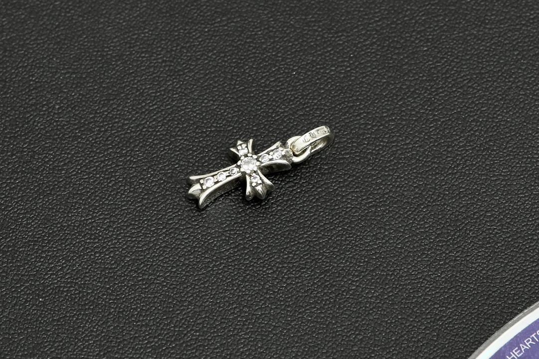 CH mini cross single-sided diamond pendant [Weight approx. 2.2g]