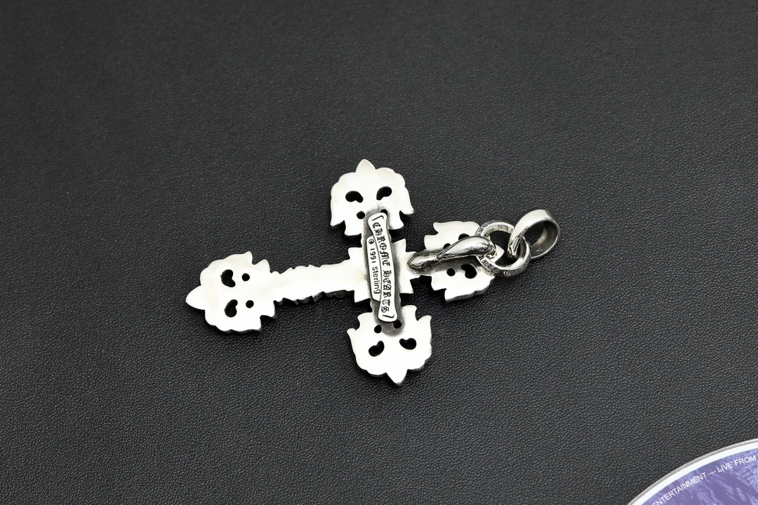 CH Large Cross Flower Pendant [Weight approx. 65.6g]
