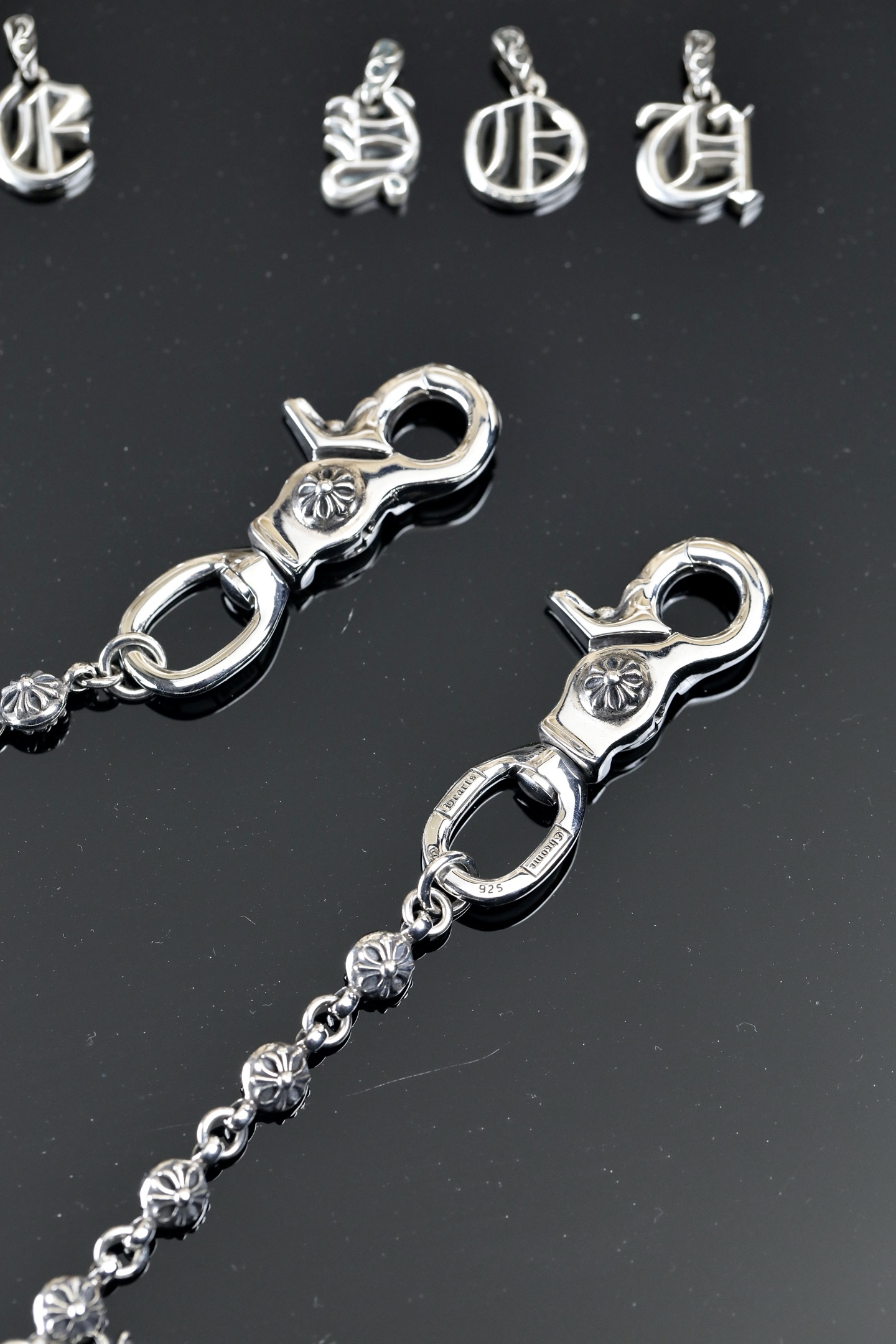 CH｜Chocolate Beaded Double Hook Clasp with Round Beads and Cross Pendant, 26 Beads