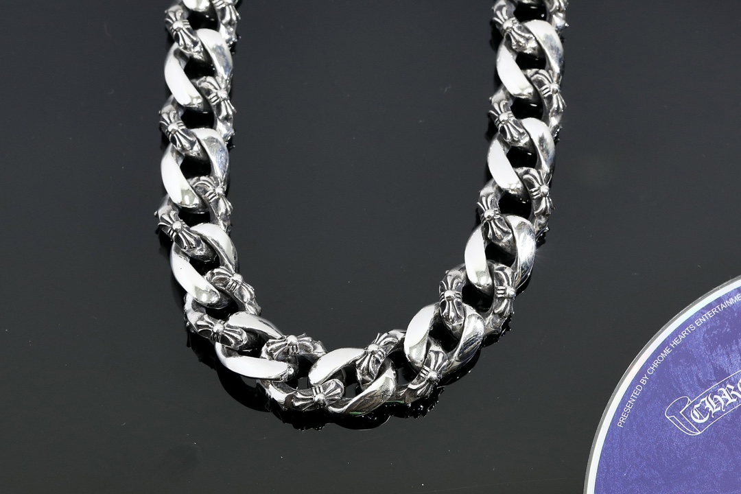 CH｜Double Hook Clasp with Floral Design