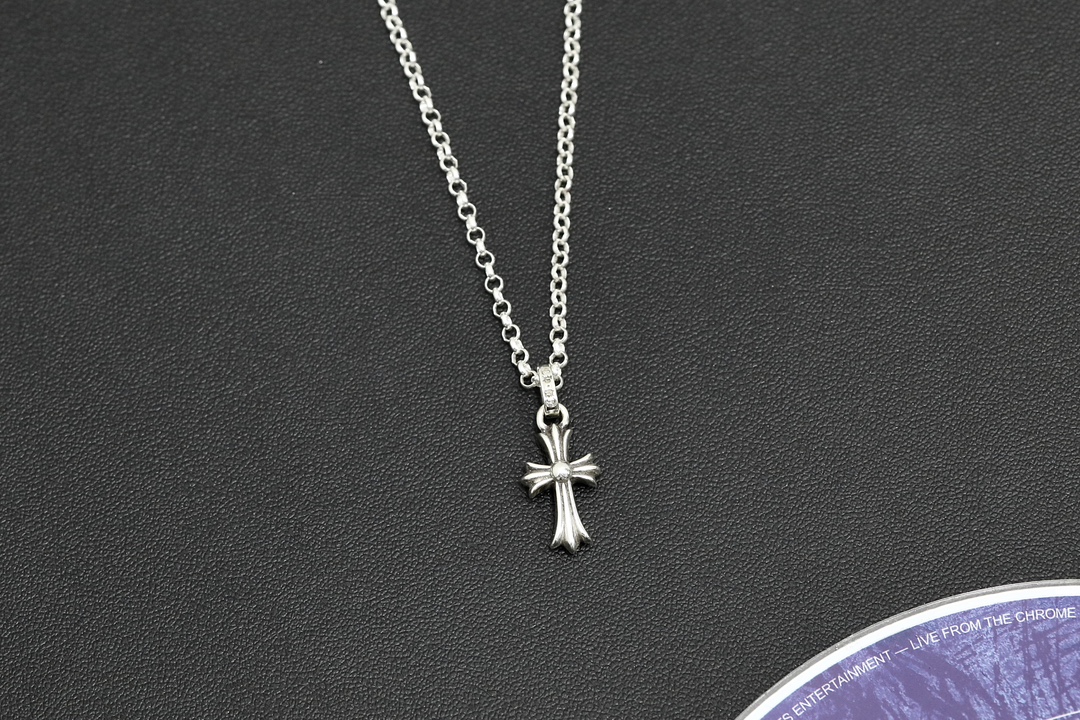 CH Cross Pendant [Weight approx. 2.5g]