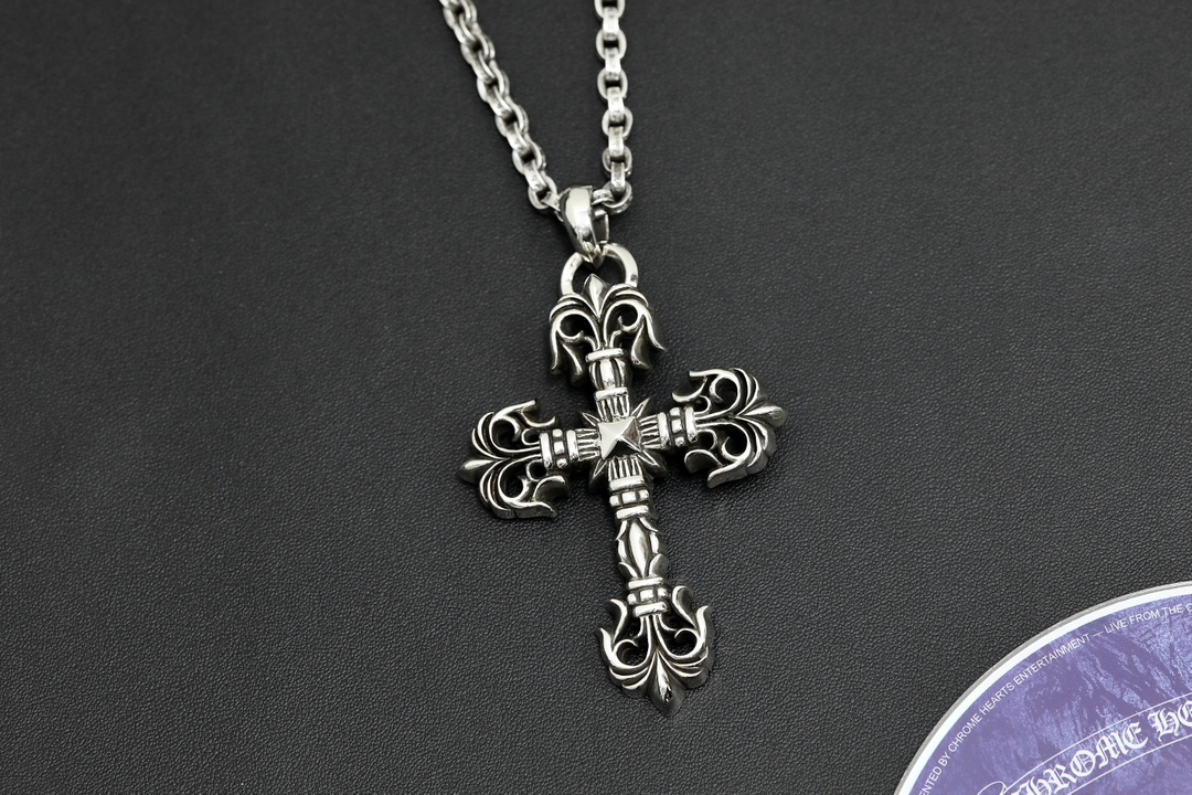 CH Large Cross Flower Pendant [Weight approx. 65.6g]