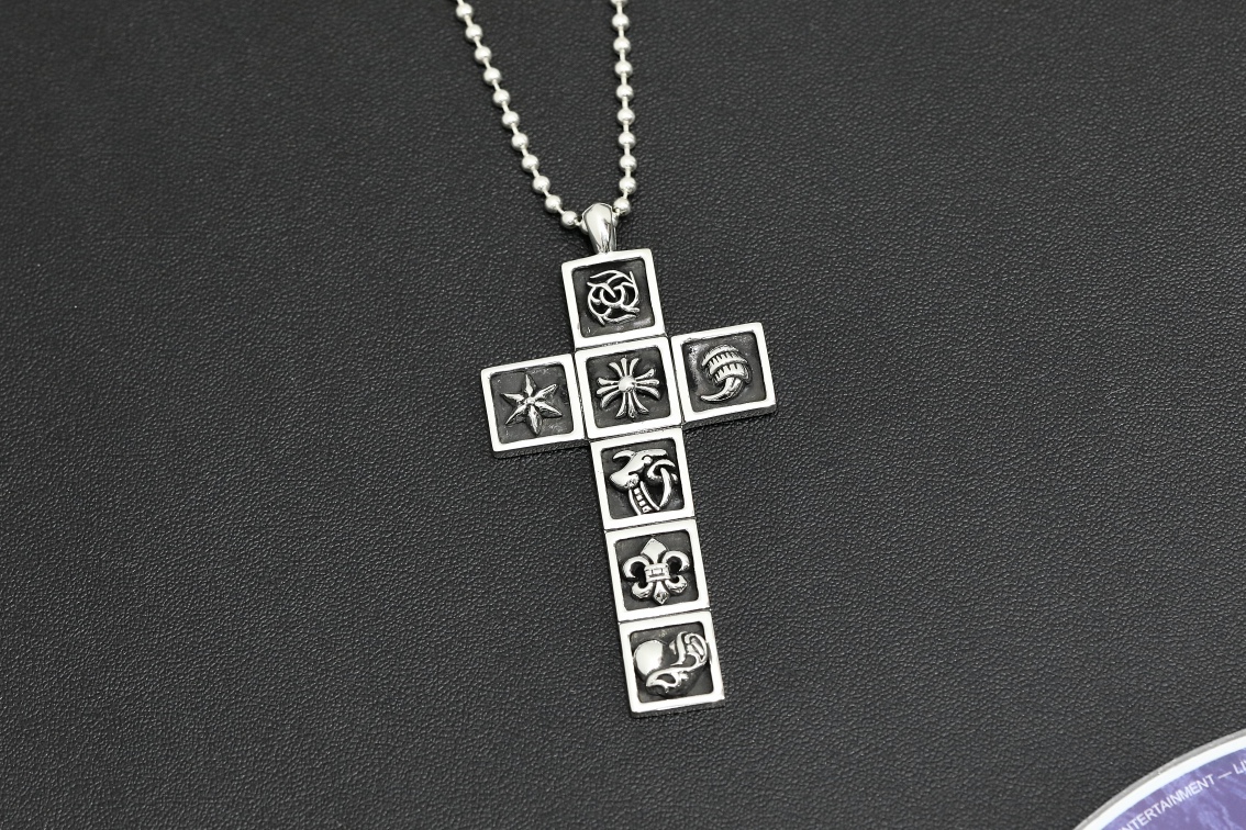 CH Multi-Element Cross Pendant [Weight approx. 25.6g]