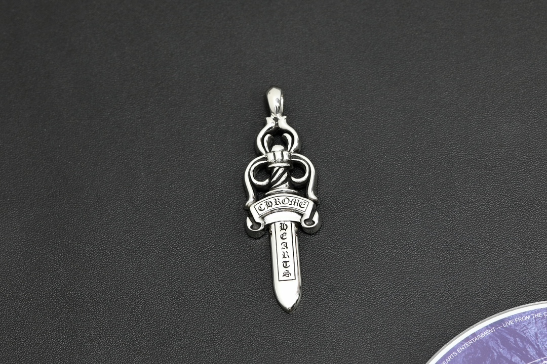 CH Sword Pendant [Approx. 35g]