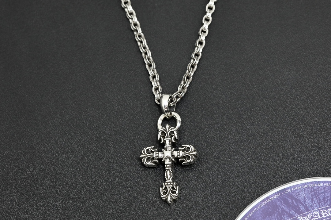 CH Small Cross Flower Pendant [Weight approx. 27.5g]