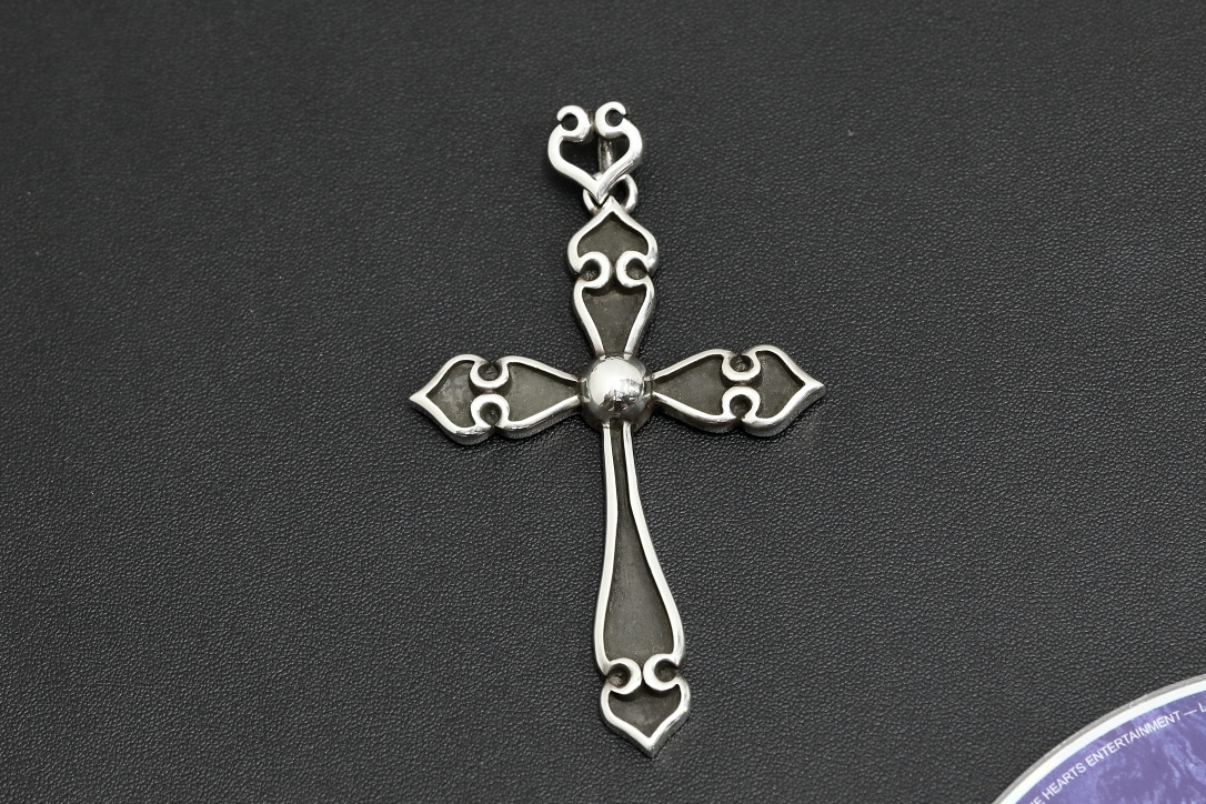 CH Heart Cross Pendant [Weight approx. 34.2g]