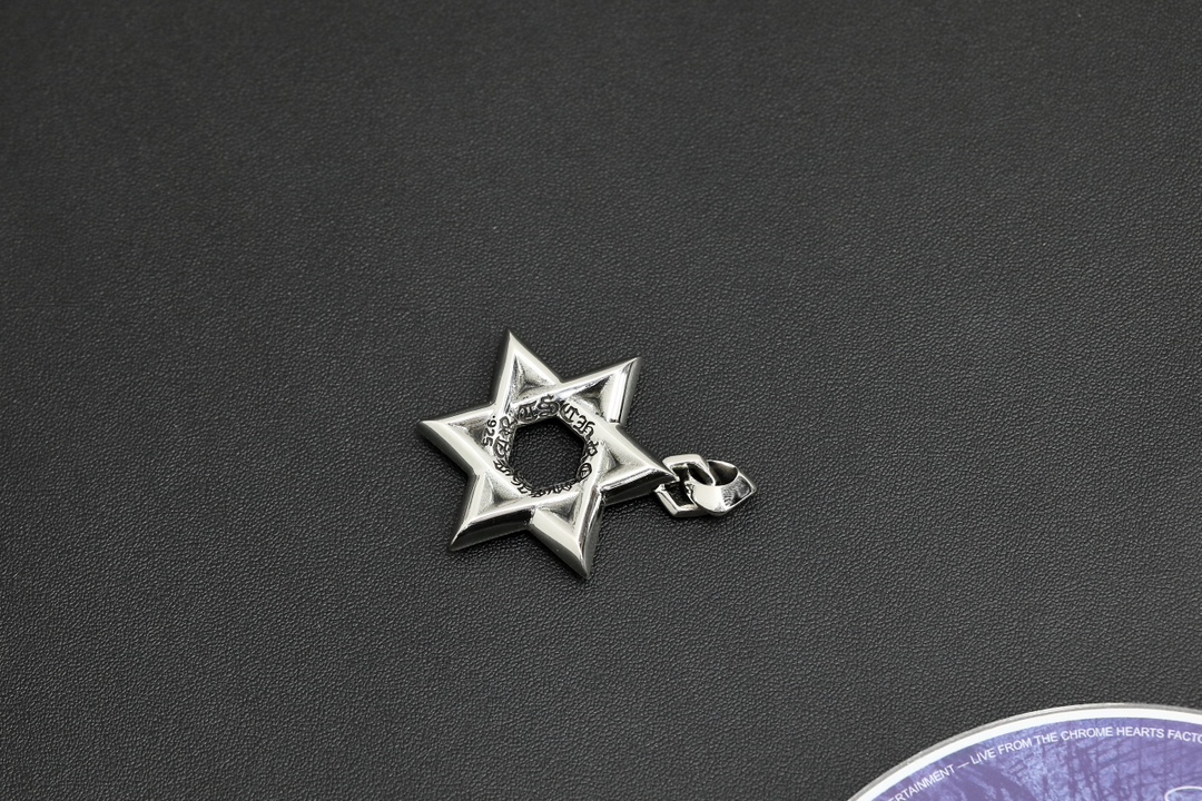 CH Large Hexagram Pendant [Weight approx. 31.6g]
