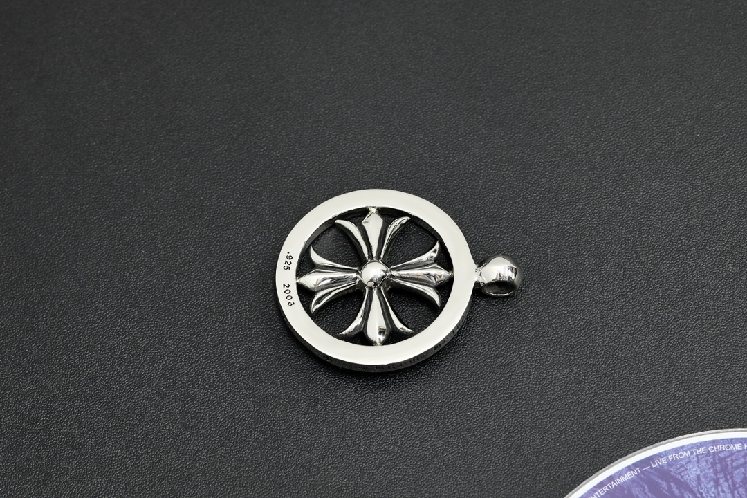 CH Cross Windmill Pendant [Weight approx. 42.8g]