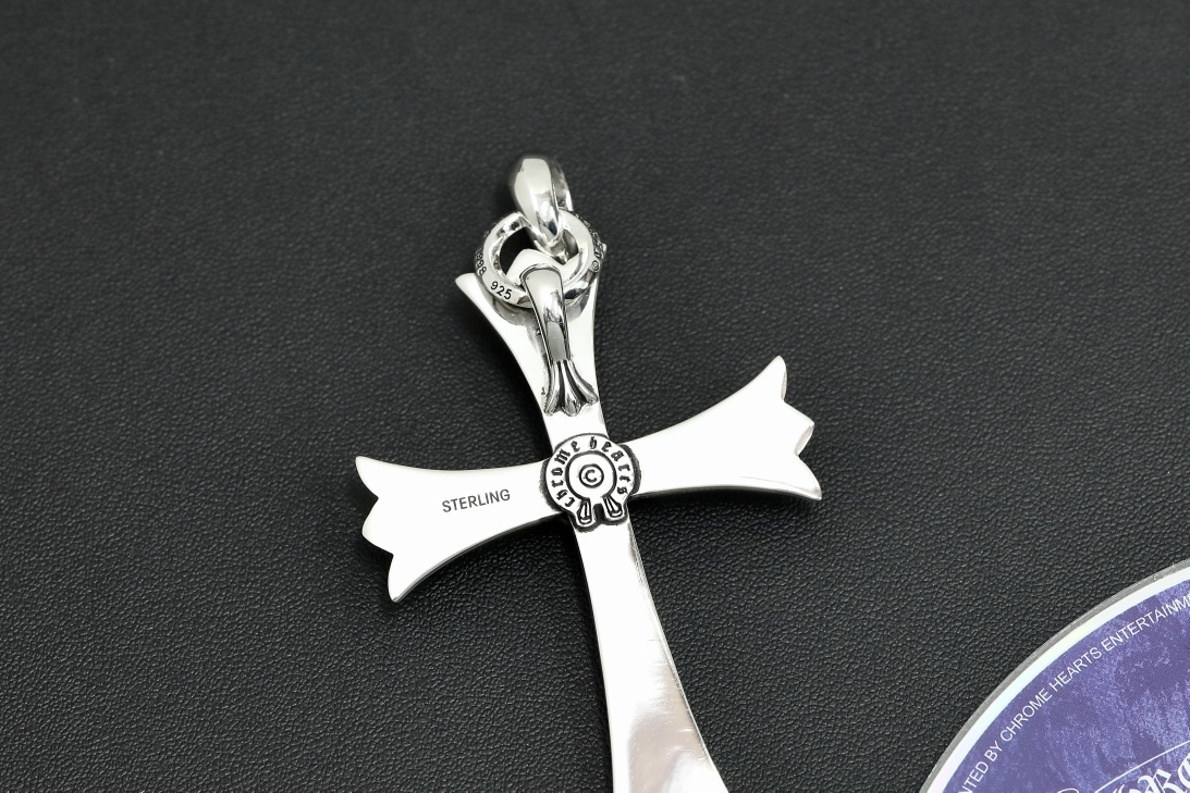 CH Large Cross Pendant [Weight approx. 46.3g]