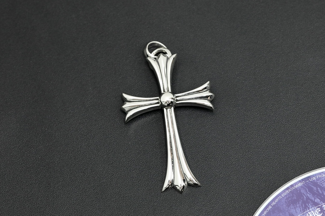 CH Large Cross Pendant [Weight approx. 46.3g]