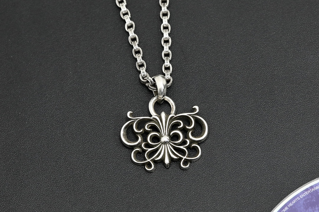 CH Butterfly Pendant [Weight approx. 23.6g]