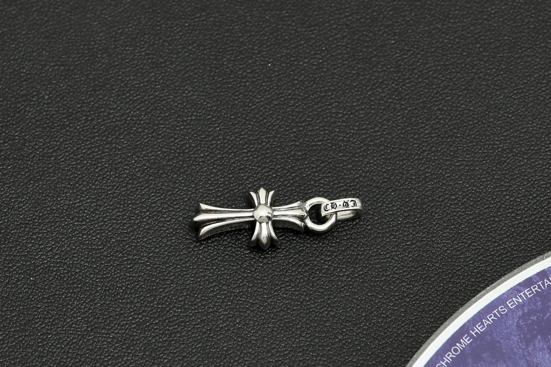 CHmini Single Diamond Cross Pendant [Weight approx. 3.5g]