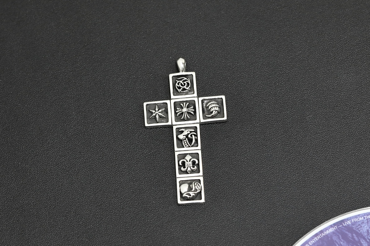 CH Multi-Element Cross Pendant [Weight approx. 25.6g]