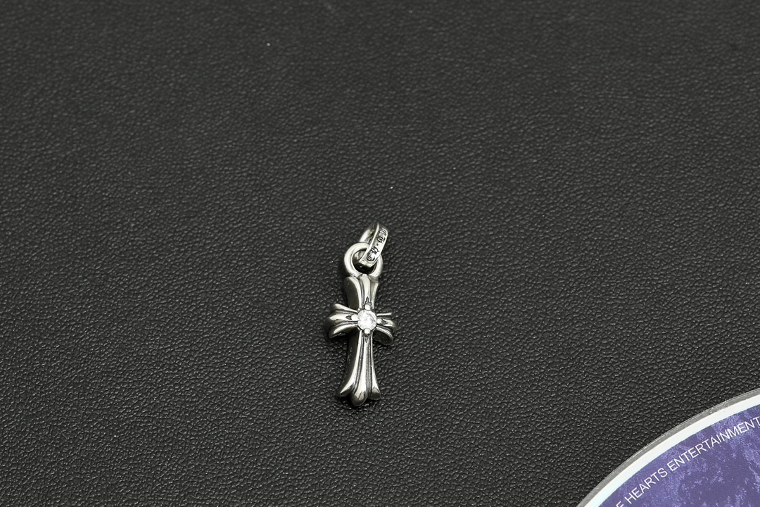 CHmini Single Diamond Cross Pendant [Weight approx. 3.5g]