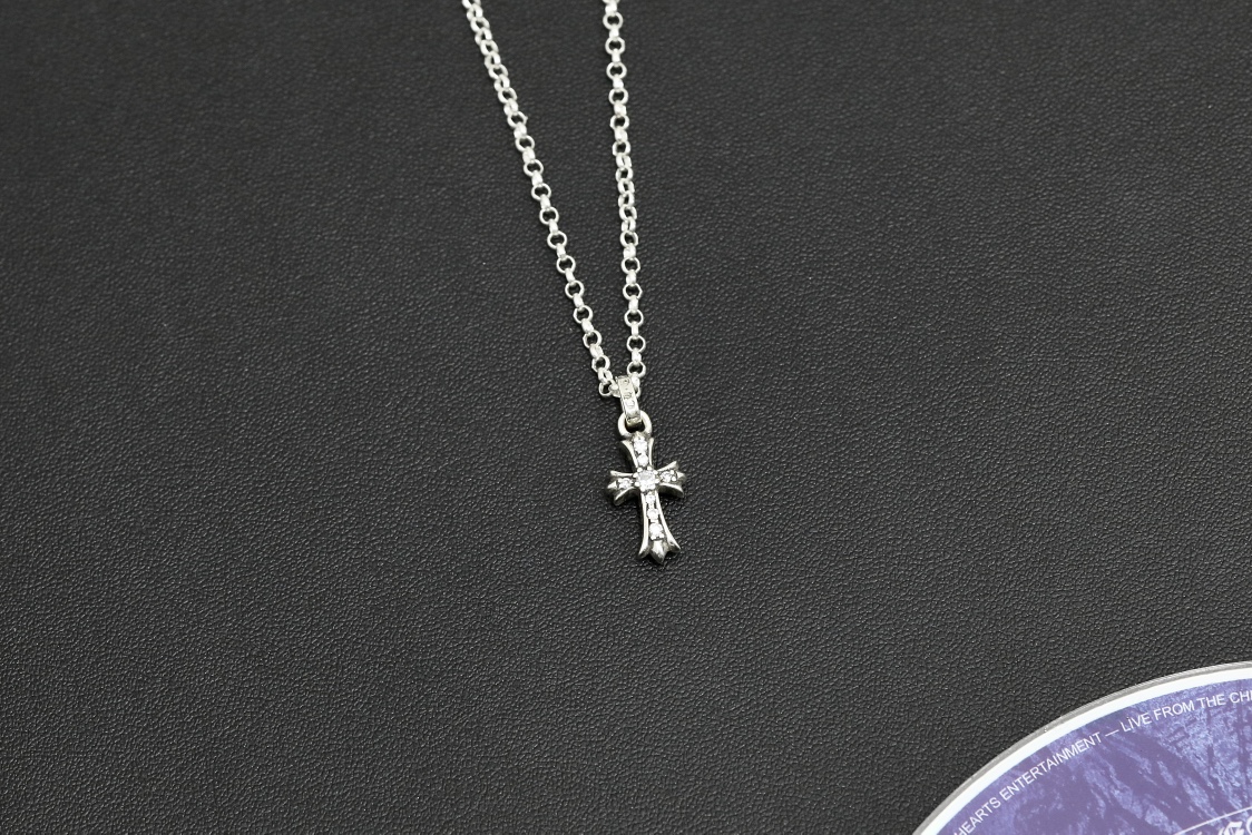 CH mini cross single-sided diamond pendant [Weight approx. 2.2g]