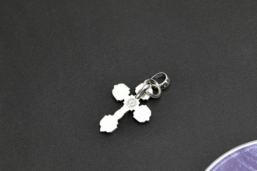 CH Small Cross Flower Pendant [Weight approx. 27.5g]