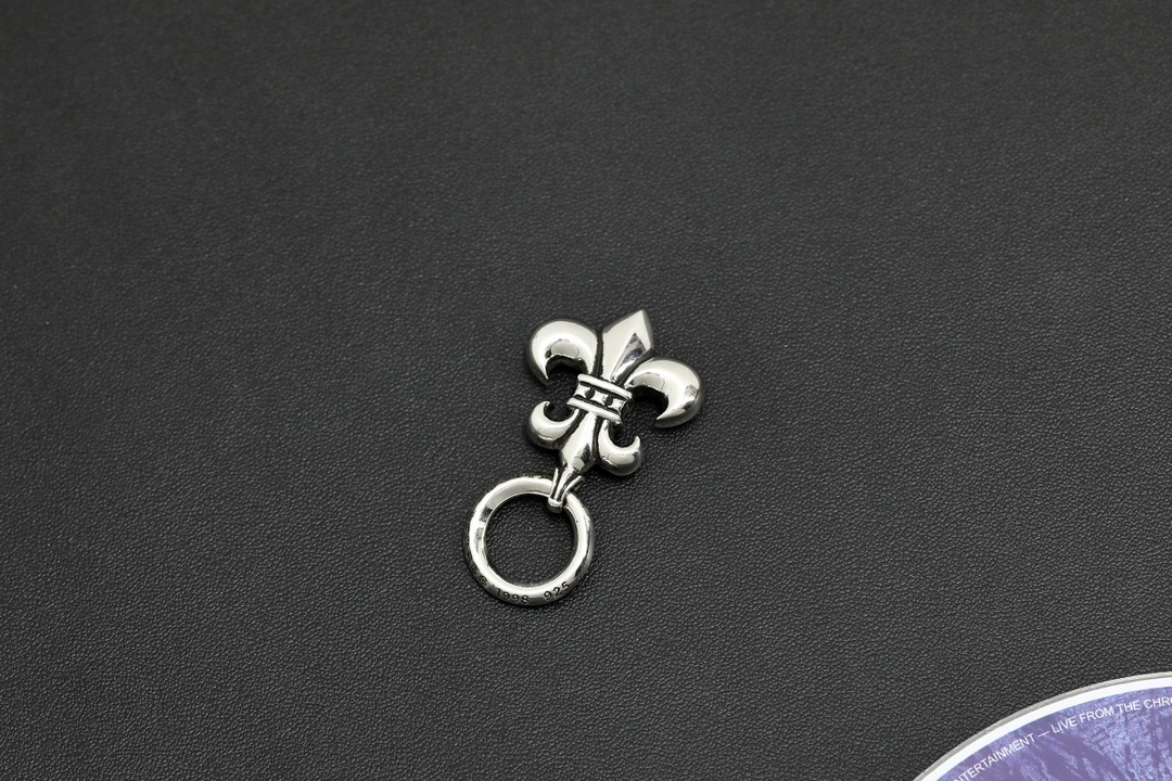 CH Large Ring Scout Flower Pendant [Weight approx. 24.8g]