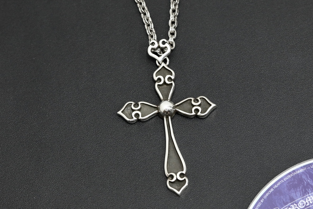CH Heart Cross Pendant [Weight approx. 34.2g]