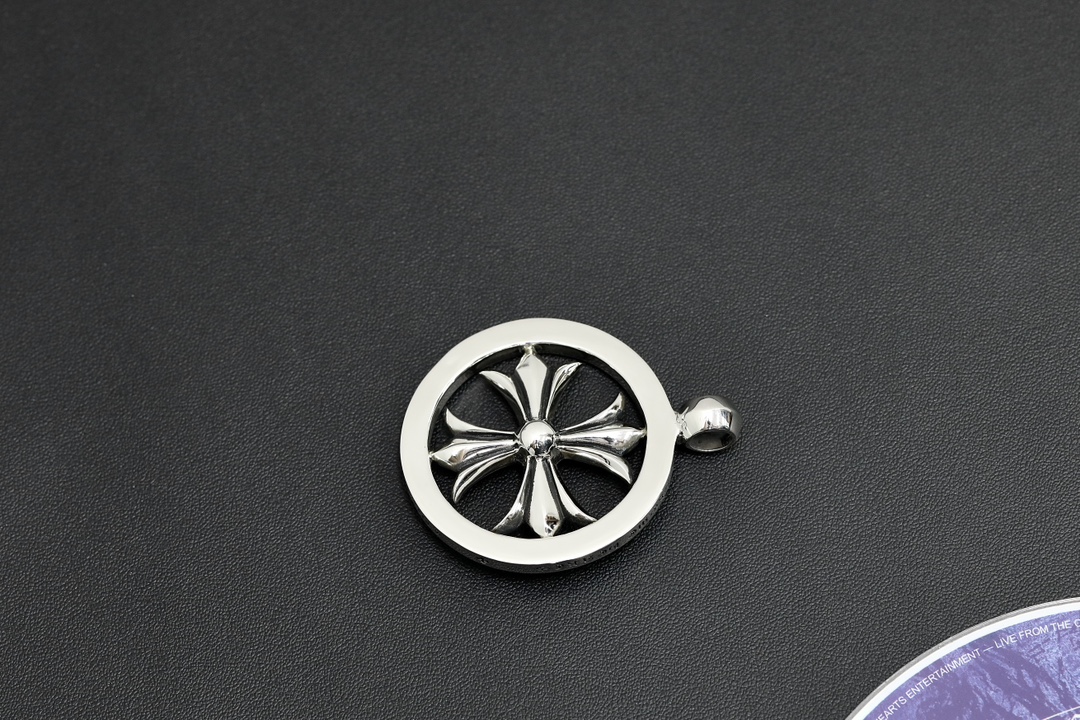CH Cross Windmill Pendant [Weight approx. 42.8g]