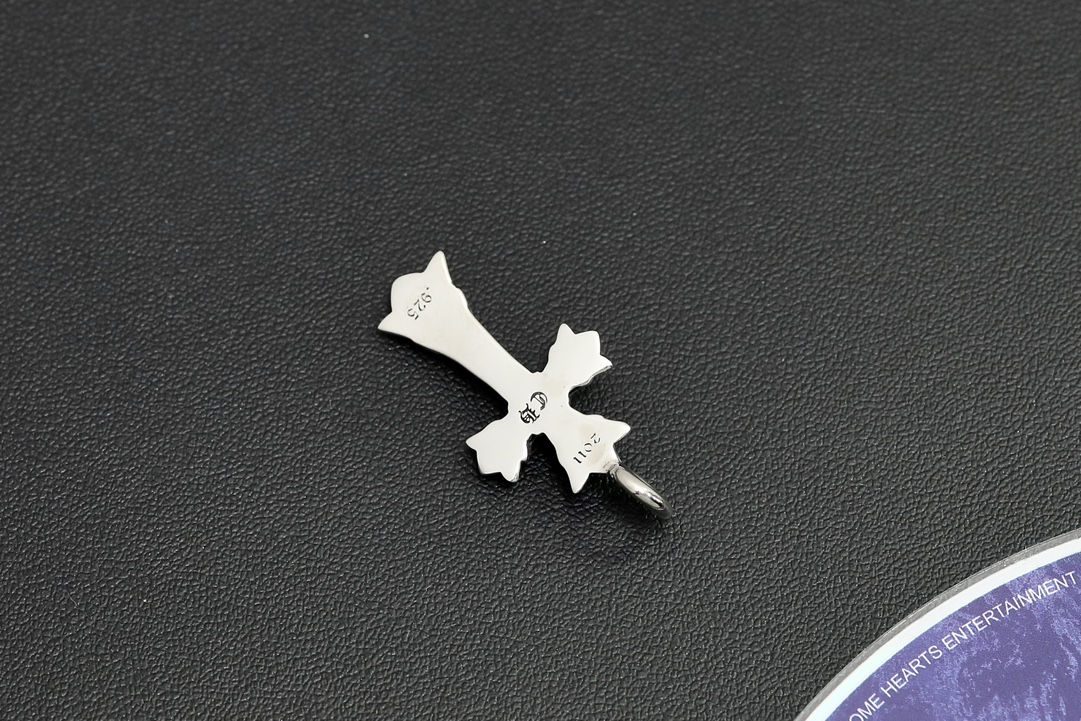 CH Double Image Cross Pendant [Weight approx. 5g]